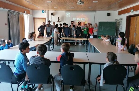 photo club astronomie et CM2.jpg